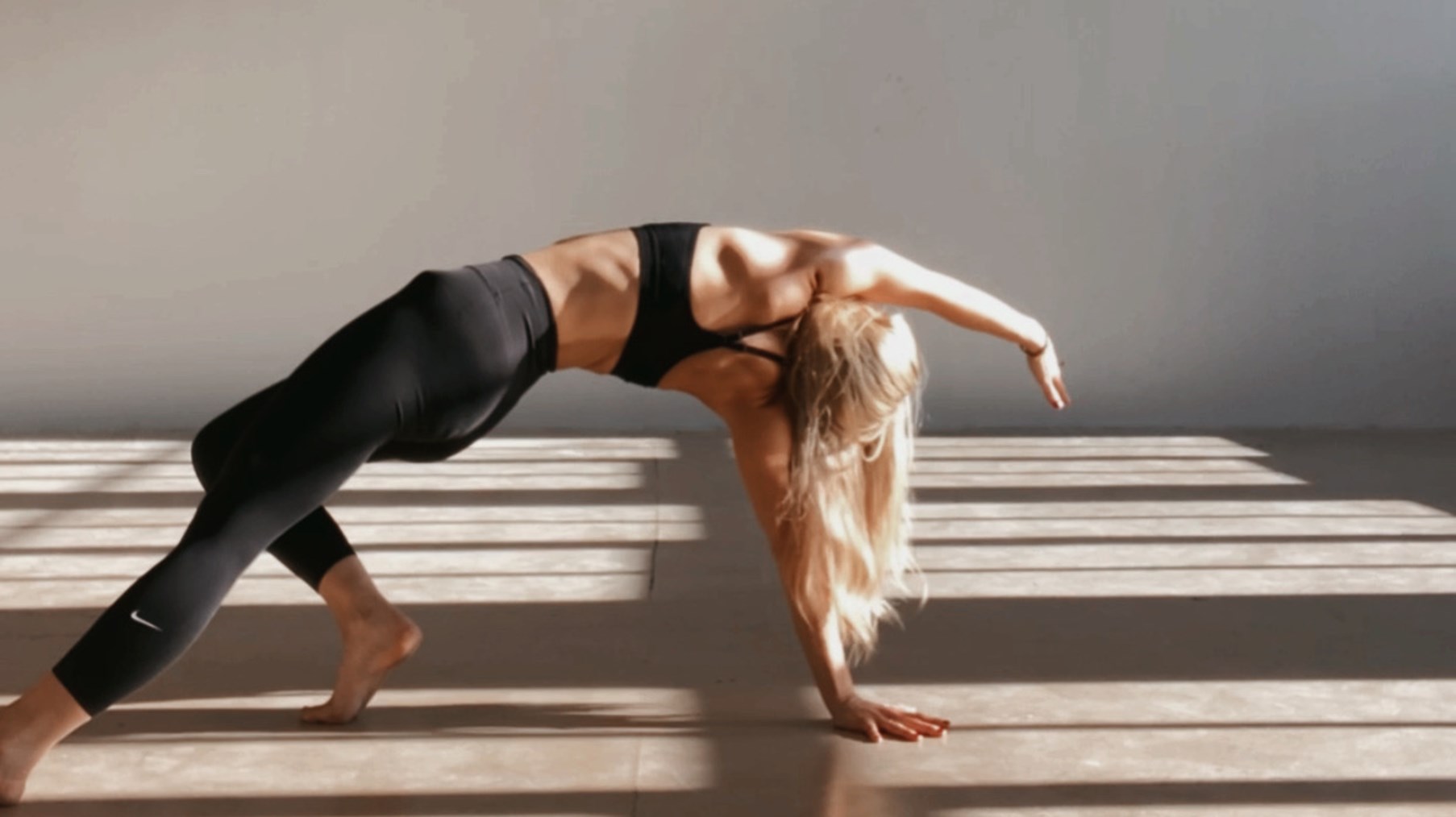 Yoga HIIT with Anna Posch (5 days) from 1600€